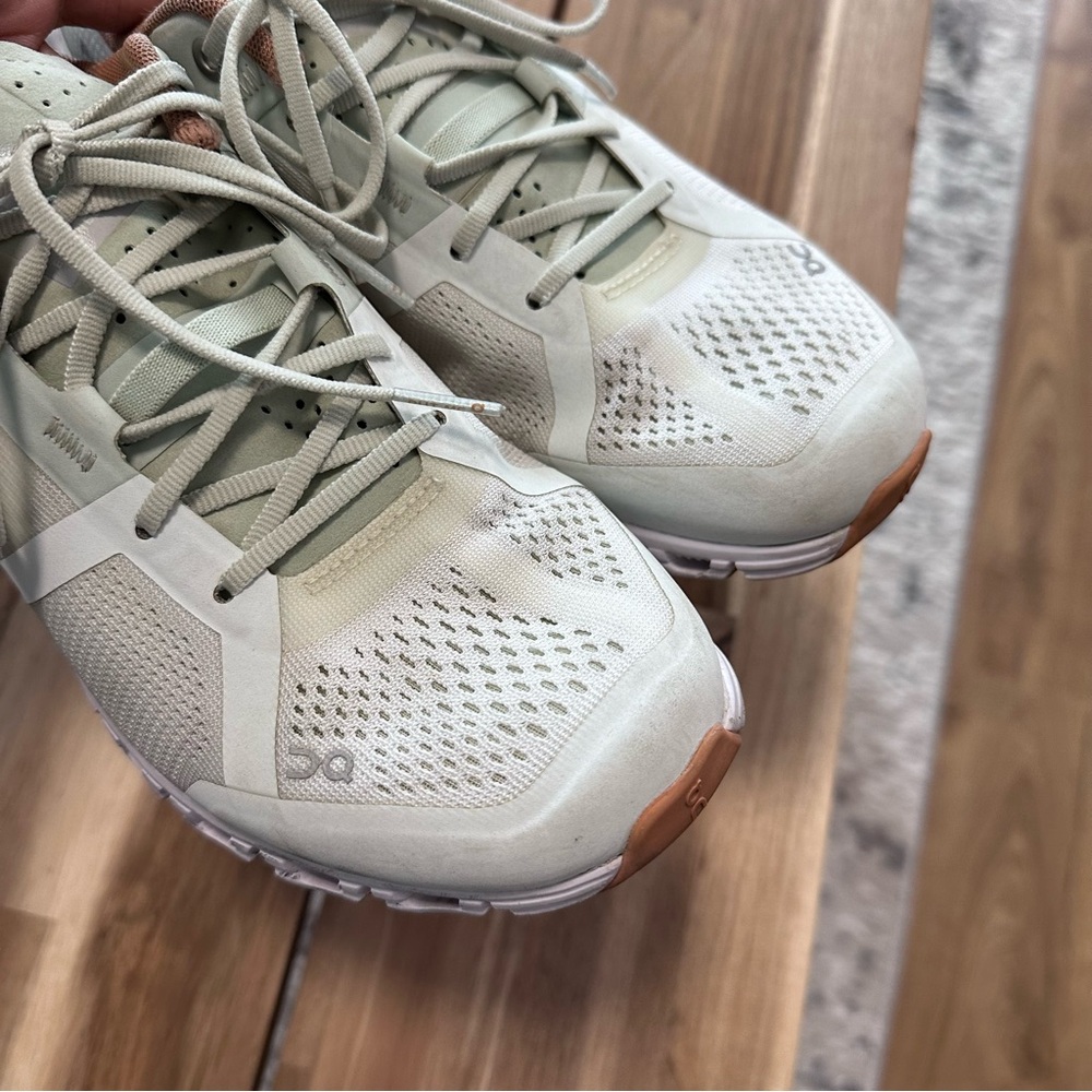 On Running Cloudflow V2 In Aloe White Running Sho… - image 5